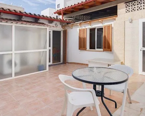 La Esférica. Escuela de danza y baile contemporáneo sala en un terraza