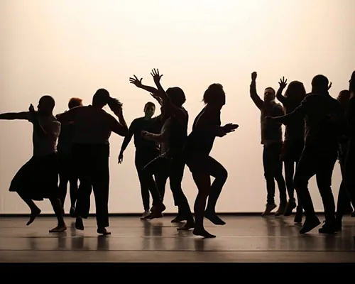 La Esférica. Escuela de danza y baile contemporáneo personas
