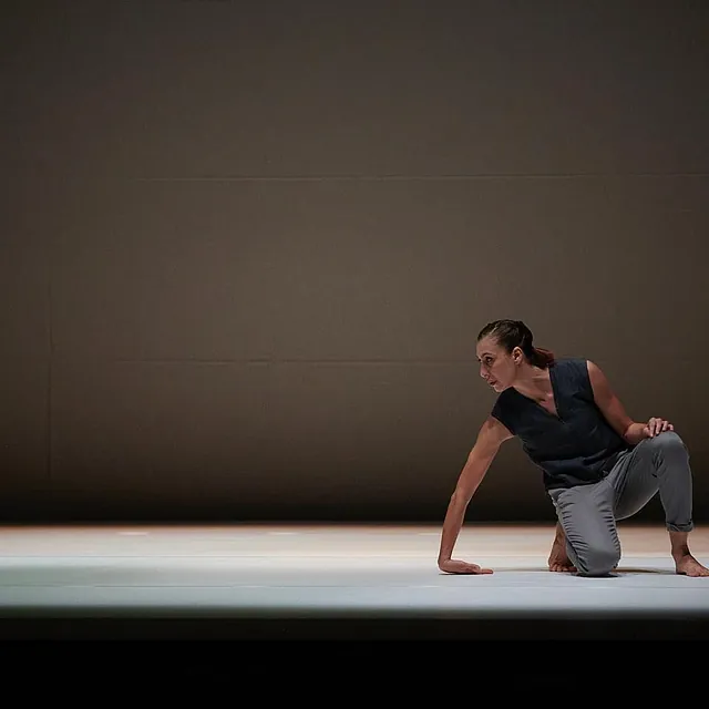 La Esférica. Escuela de danza y baile contemporáneo danza 2